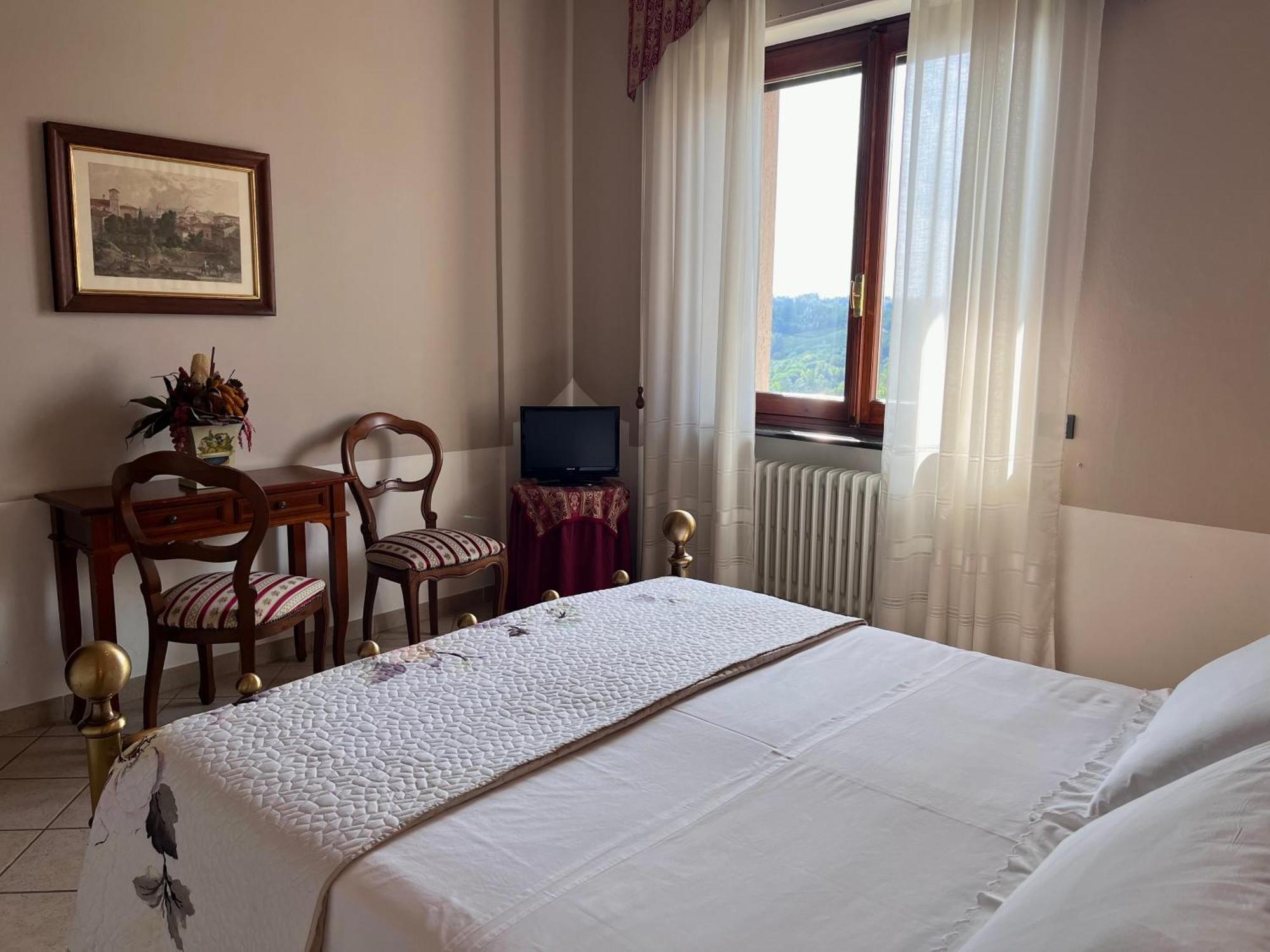 Belvedere Bike Hotel Монта Номер фото